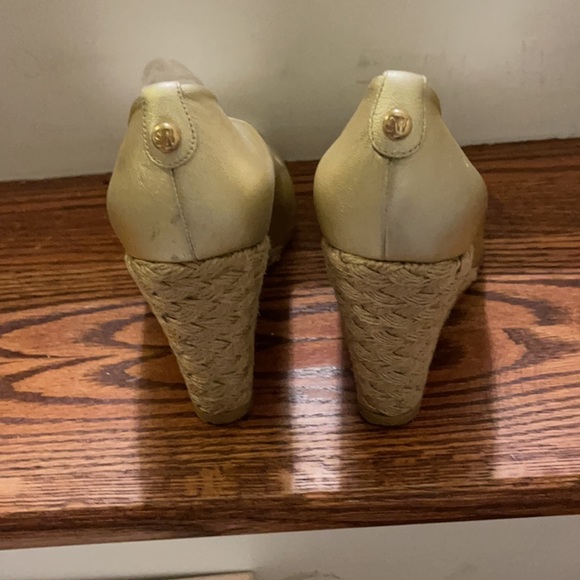 Stuart Weitzman gold straw wedges 8 - Picture 2 of 6